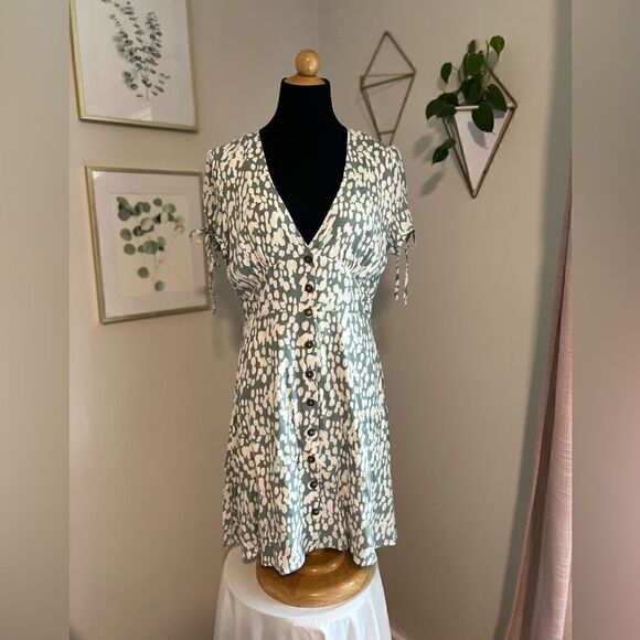 L*SPACE Valentina Dress in Stone Steps SIZE Medium EUC!! - Picture 8 of 13